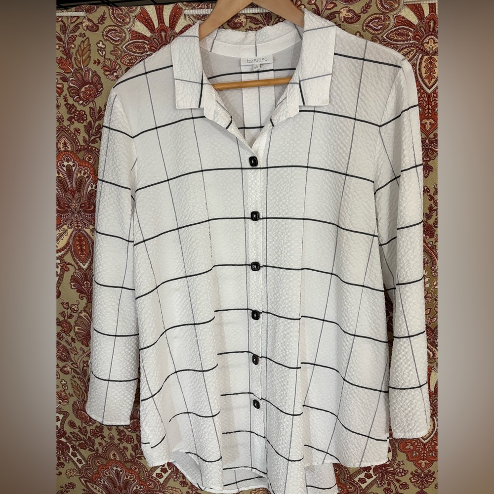 HABITAT L white with black plaid lightweight blouse with fun accents